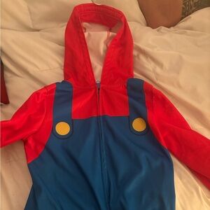 Super Mario Jacket Red and Blue Super Mario zip hoodie
(Jumping Beans)
